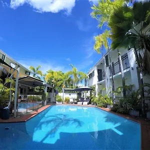 crystal-garden-resort-restaurant.queenslandhotels.net/